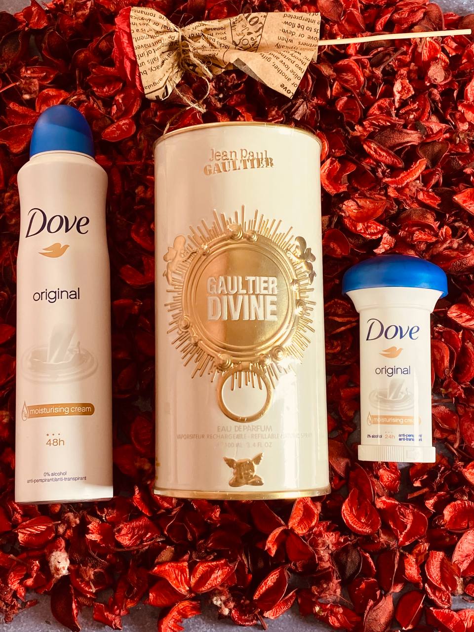 پک کادویی عطر دیواینست اسپری و مام داو - کد18