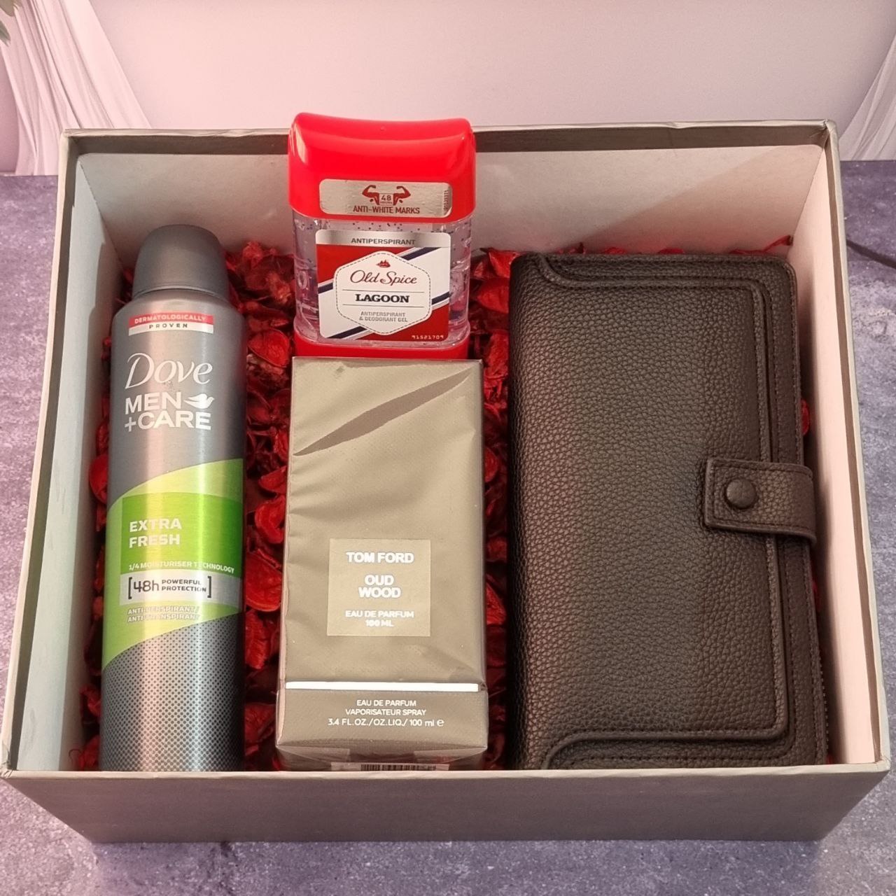 پک هدیه مردانه کد5 | عطر تام فورد عود ووداسپری داومام